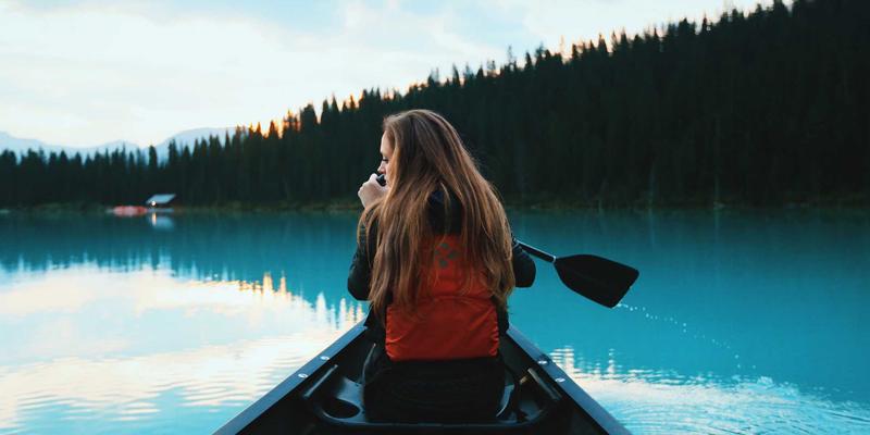 品牌全案策划如何重塑品牌战略：从单向传播到深度社群参与的进化之路